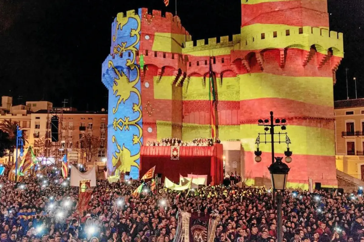 actos oficiales fallas valencia mono fallera cosido